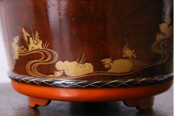 古民具・骨董　漆塗り　吉祥画　漆塗りが美しい亀の蒔絵の酒樽(酒入れ・漆器)