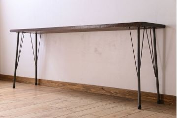 アンティーク家具　和製アンティーク　ラワン材製　天板一枚板のシンプルな鉄脚テーブル(2)