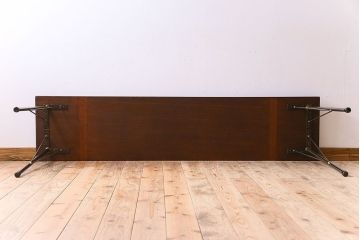 アンティーク家具　和製アンティーク　ラワン材製　天板一枚板のシンプルな鉄脚テーブル(2)