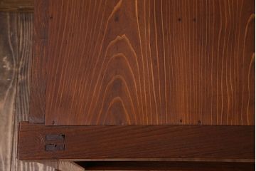 アンティーク家具　古民具・骨董　六尺　大正昭和期　縦桟引き戸の上品な時代箪笥ローボード(水屋箪笥、テレビ台、キャビネット、収納棚)(1)