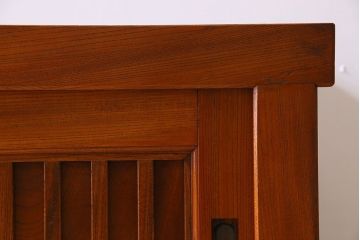 アンティーク家具　古民具・骨董　六尺　大正昭和期　縦桟引き戸の上品な時代箪笥ローボード(水屋箪笥、テレビ台、キャビネット、収納棚)(1)