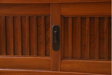 アンティーク家具　古民具・骨董　六尺　大正昭和期　縦桟引き戸の上品な時代箪笥ローボード(水屋箪笥、テレビ台、キャビネット、収納棚)(1)