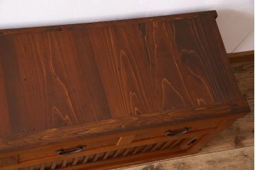 アンティーク家具　古民具・骨董　六尺　大正昭和期　縦桟引き戸の上品な時代箪笥ローボード(水屋箪笥、テレビ台、キャビネット、収納棚)(2)