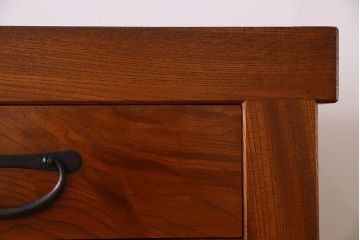 アンティーク家具　古民具・骨董　六尺　大正昭和期　縦桟引き戸の上品な時代箪笥ローボード(水屋箪笥、テレビ台、キャビネット、収納棚)(2)