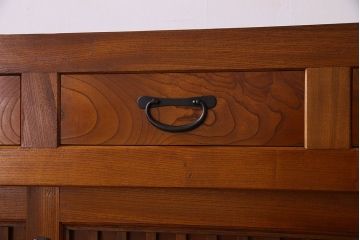 アンティーク家具　古民具・骨董　六尺　大正昭和期　縦桟引き戸の上品な時代箪笥ローボード(水屋箪笥、テレビ台、キャビネット、収納棚)(2)