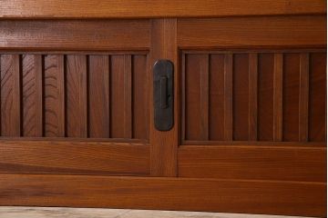 アンティーク家具　古民具・骨董　六尺　大正昭和期　縦桟引き戸の上品な時代箪笥ローボード(水屋箪笥、テレビ台、キャビネット、収納棚)(2)