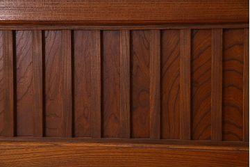 アンティーク家具　古民具・骨董　六尺　大正昭和期　縦桟引き戸の上品な時代箪笥ローボード(水屋箪笥、テレビ台、キャビネット、収納棚)(2)