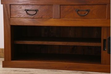 アンティーク家具　古民具・骨董　六尺　大正昭和期　縦桟引き戸の上品な時代箪笥ローボード(水屋箪笥、テレビ台、キャビネット、収納棚)(2)