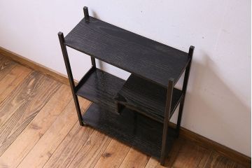 アンティーク家具　和製アンティーク　古い木の味わい深いシンプルな飾り棚(陳列棚)