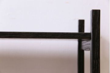 アンティーク家具　和製アンティーク　古い木の味わい深いシンプルな飾り棚(陳列棚)