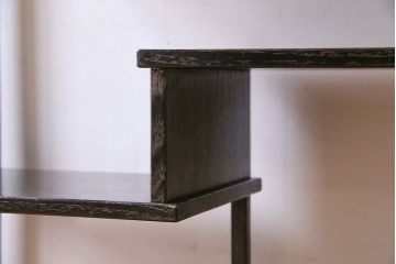 アンティーク家具　和製アンティーク　古い木の味わい深いシンプルな飾り棚(陳列棚)