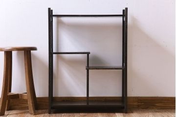 アンティーク家具　和製アンティーク　古い木の味わい深いシンプルな飾り棚(陳列棚)