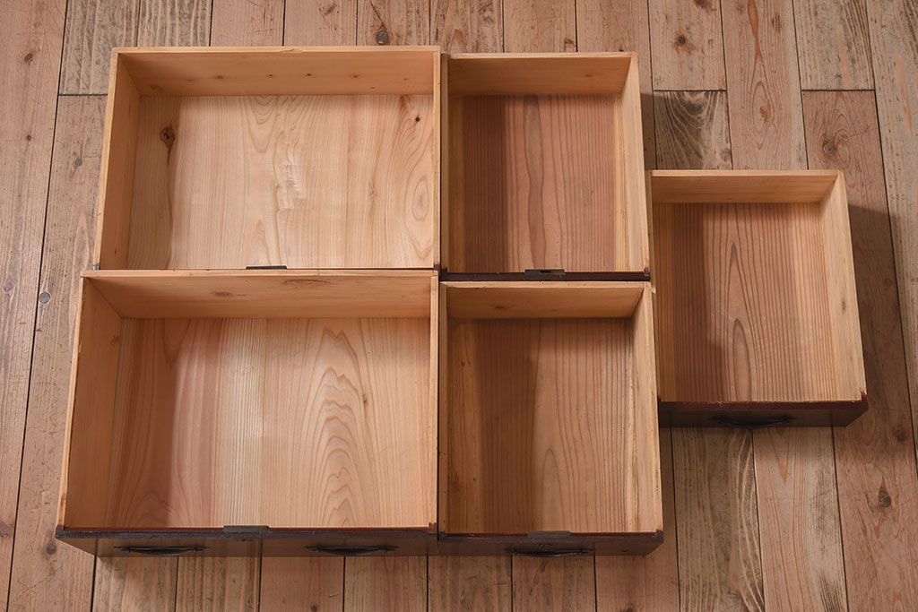 アンティーク家具　明治大正期　前面檜材　和風なアンティークチェスト(衣装箪笥)