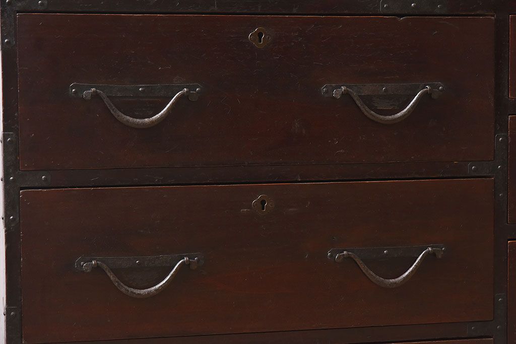 アンティーク家具　明治大正期　前面檜材　和風なアンティークチェスト(衣装箪笥)