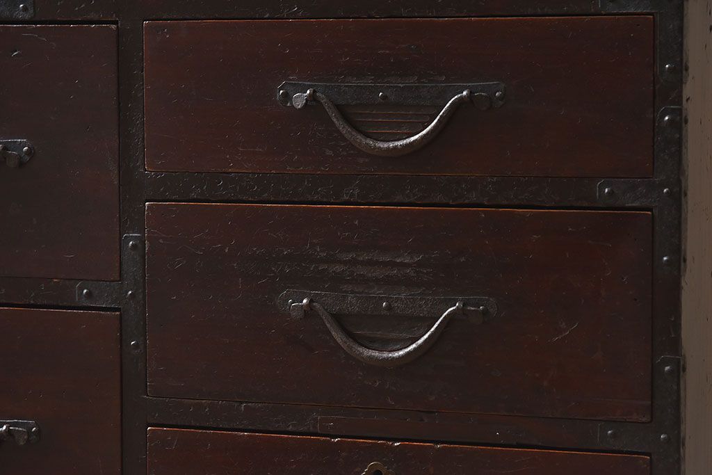 アンティーク家具　明治大正期　前面檜材　和風なアンティークチェスト(衣装箪笥)