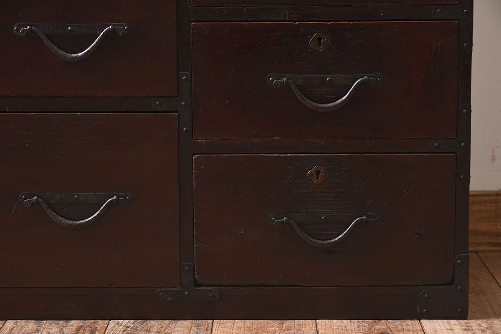 アンティーク家具　明治大正期　前面檜材　和風なアンティークチェスト(衣装箪笥)