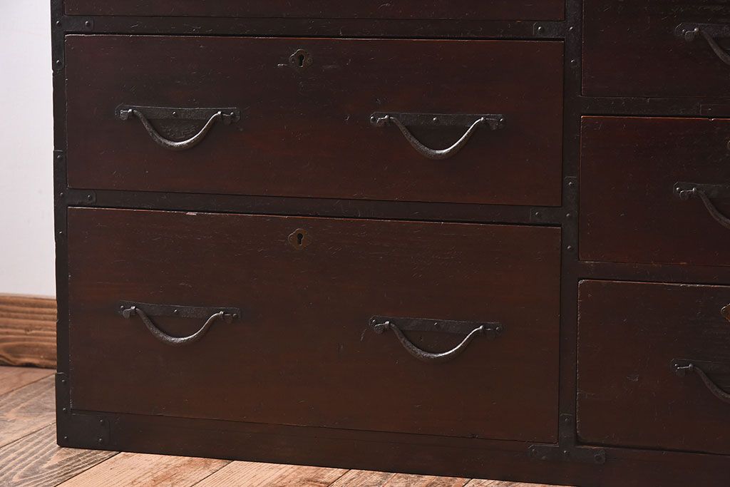 アンティーク家具　明治大正期　前面檜材　和風なアンティークチェスト(衣装箪笥)