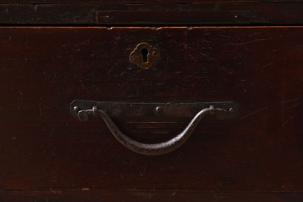 アンティーク家具　明治大正期　前面檜材　和風なアンティークチェスト(衣装箪笥)