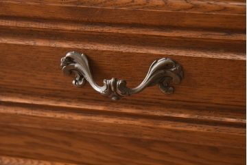ヴィンテージ家具　オーク材製　彫刻がエレガントなフランスビンテージのチェスト(引き出し)(2)