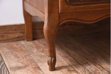 ヴィンテージ家具　オーク材製　彫刻がエレガントなフランスビンテージのチェスト(引き出し)(2)