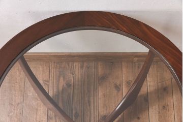 ヴィンテージ家具　G-plan(ジープラン)　北欧ビンテージ　チーク材　ガラストップラウンドテーブル(センターテーブル・コーヒーテーブル)(2)