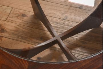 ヴィンテージ家具　G-plan(ジープラン)　北欧ビンテージ　チーク材　ガラストップラウンドテーブル(センターテーブル・コーヒーテーブル)(2)