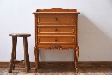 ヴィンテージ家具　オーク材製　彫刻がエレガントなフランスビンテージのチェスト(引き出し)(3)