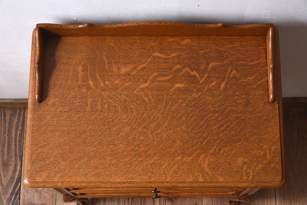 ヴィンテージ家具　オーク材製　彫刻がエレガントなフランスビンテージのチェスト(引き出し)(3)