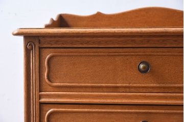 ヴィンテージ家具　オーク材製　彫刻がエレガントなフランスビンテージのチェスト(引き出し)(3)