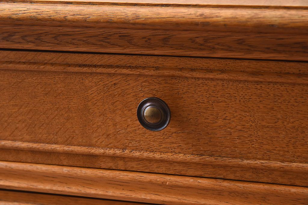 ヴィンテージ家具　オーク材製　彫刻がエレガントなフランスビンテージのチェスト(引き出し)(3)