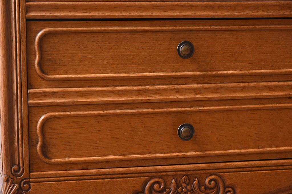 ヴィンテージ家具　オーク材製　彫刻がエレガントなフランスビンテージのチェスト(引き出し)(3)