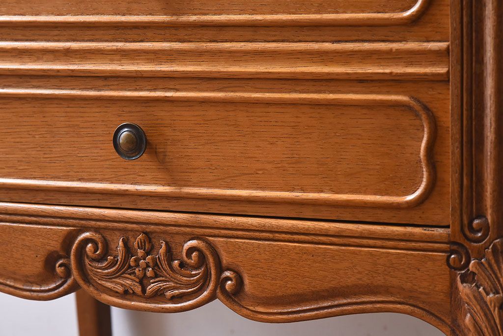 ヴィンテージ家具　オーク材製　彫刻がエレガントなフランスビンテージのチェスト(引き出し)(3)