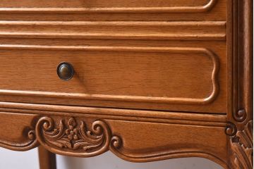ヴィンテージ家具　オーク材製　彫刻がエレガントなフランスビンテージのチェスト(引き出し)(3)