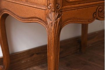 ヴィンテージ家具　オーク材製　彫刻がエレガントなフランスビンテージのチェスト(引き出し)(3)