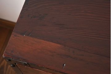 アンティーク家具　古民具・骨董　前面欅材玉杢　一本物!重厚な存在感のアンティーク衣装箪笥