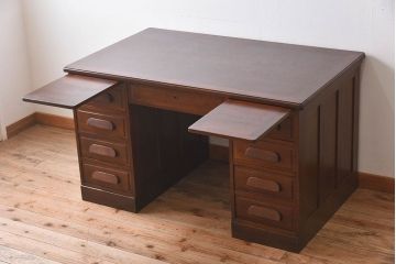 アンティーク家具　イギリスアンティーク　作業台付き!オーク材製のぬくもりあふれる両袖机(2)