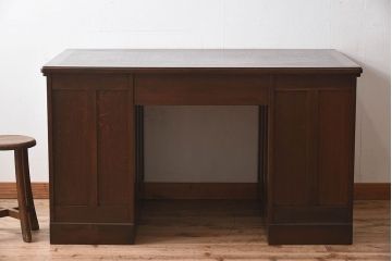 アンティーク家具　イギリスアンティーク　作業台付き!オーク材製のぬくもりあふれる両袖机(2)