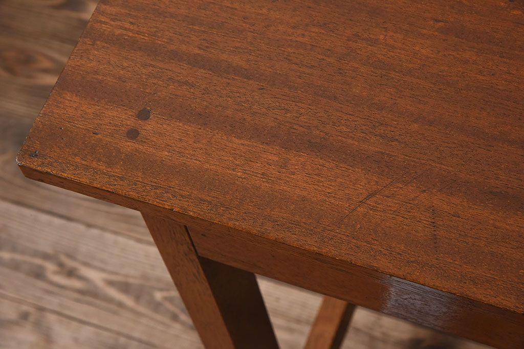 レトロ家具　ラワン材製　シンプル　昭和レトロな古い木の片袖机(3)