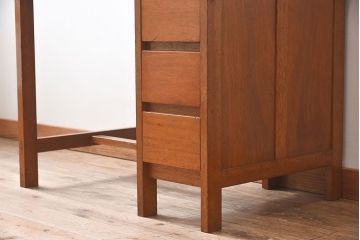 レトロ家具　ラワン材製　シンプル　昭和レトロな古い木の片袖机(3)