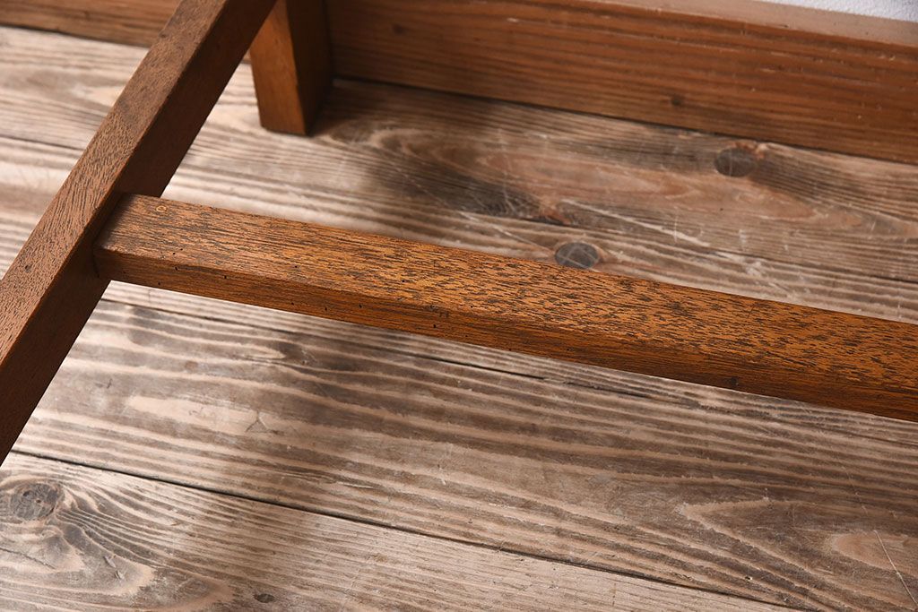 レトロ家具　ラワン材製　シンプル　昭和レトロな古い木の片袖机(3)