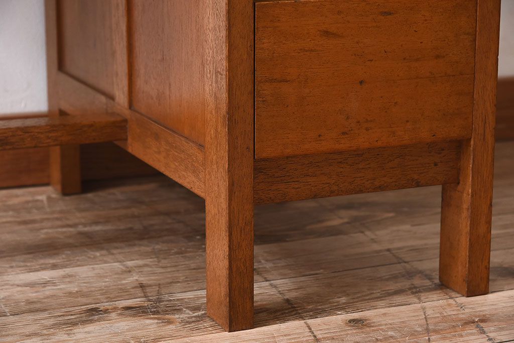 レトロ家具　ラワン材製　シンプル　昭和レトロな古い木の片袖机(3)