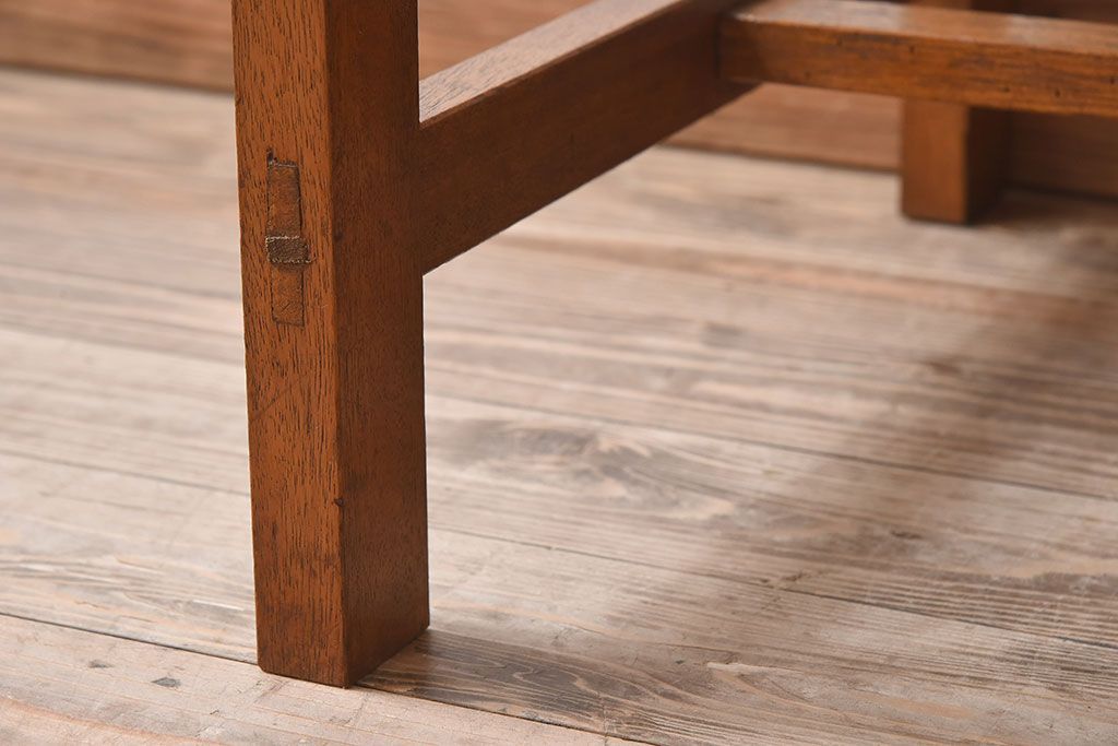 レトロ家具　ラワン材製　シンプル　昭和レトロな古い木の片袖机(3)