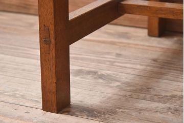 レトロ家具　ラワン材製　シンプル　昭和レトロな古い木の片袖机(3)