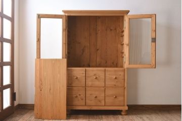 アンティーク家具　フランスアンティーク　パイン材　木のぬくもり溢れるカップボード(食器棚、キャビネット)