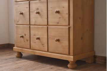 アンティーク家具　フランスアンティーク　パイン材　木のぬくもり溢れるカップボード(食器棚、キャビネット)