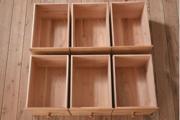 アンティーク家具　フランスアンティーク　パイン材　木のぬくもり溢れるカップボード(食器棚、キャビネット)