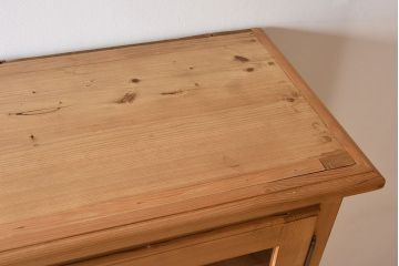 アンティーク家具　フランスアンティーク　パイン材　木のぬくもり溢れるカップボード(食器棚、キャビネット)