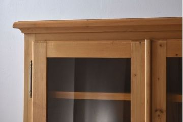 アンティーク家具　フランスアンティーク　パイン材　木のぬくもり溢れるカップボード(食器棚、キャビネット)