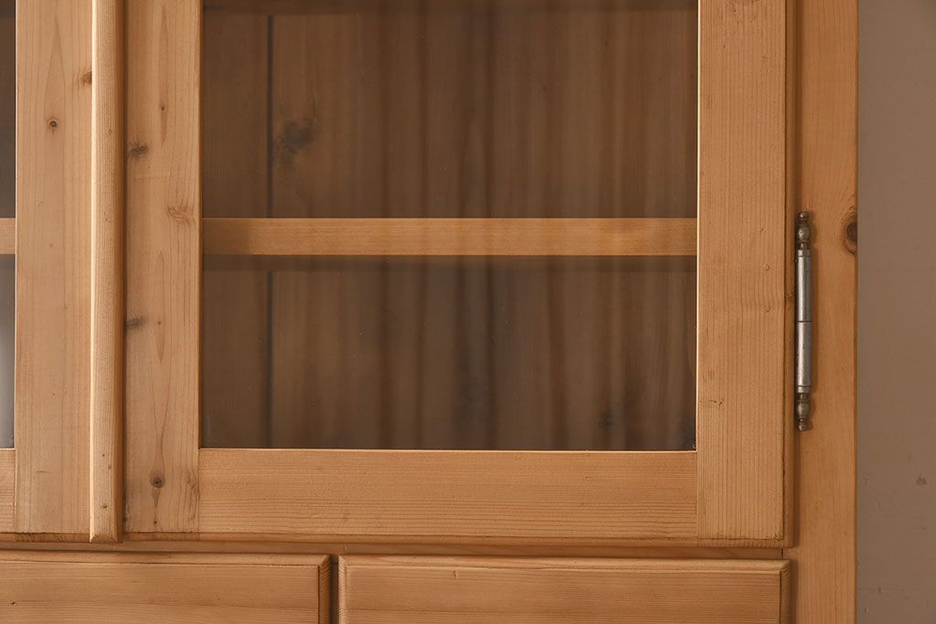 アンティーク家具 フランスアンティーク パイン材 木のぬくもり溢れるカップボード(食器棚、キャビネット)