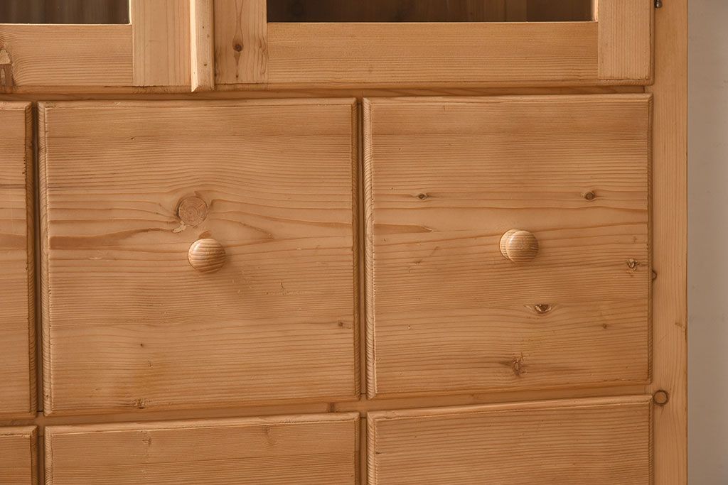 アンティーク家具 フランスアンティーク パイン材 木のぬくもり溢れるカップボード(食器棚、キャビネット)